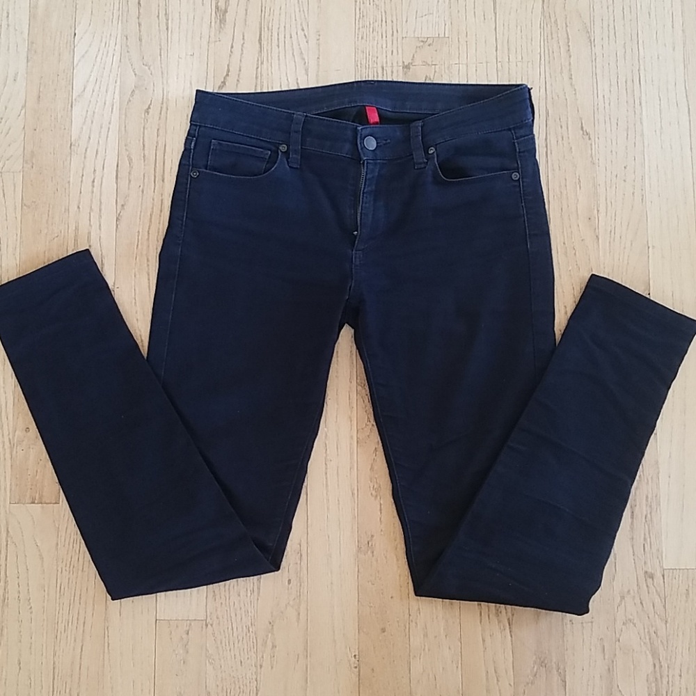 Uniqlo size 27 navy straight leg jeans